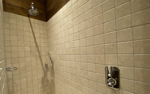 Angelique master suite shower 